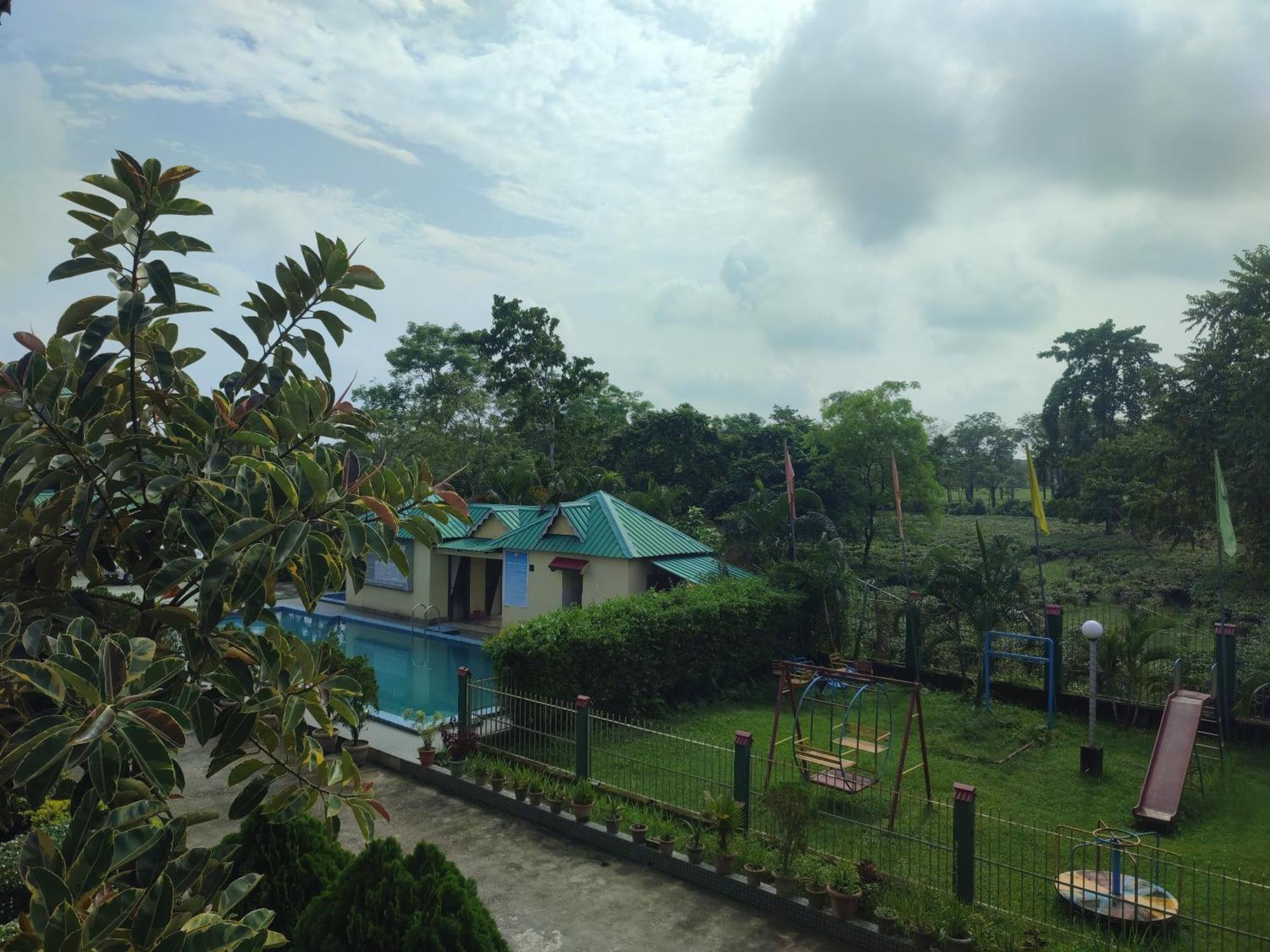 Maa Greenary View - A Holiday Resort Alipur Duar Экстерьер фото
